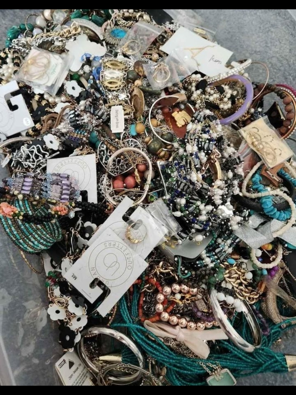 2 pounds jewelry lot costume vintage rings necklaces bracelets earrings pins - Picture 8 of 8